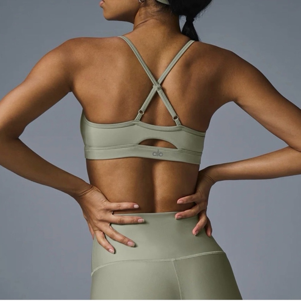 Alo limestone Green airlift Set - Sports Bra & Leggings XS - Picture 3 of 9